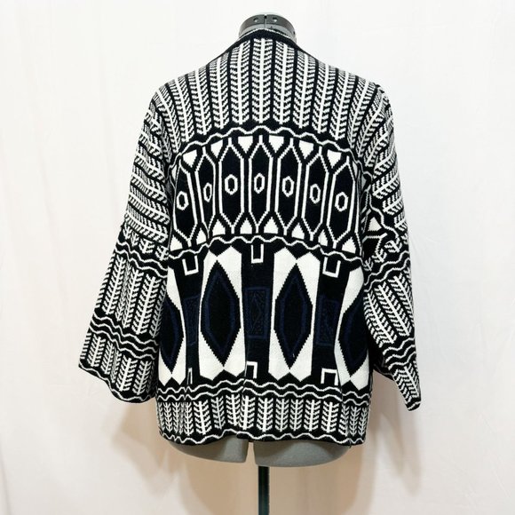 Vincente  NWT Sz XL  Aztec Fringes 3/4  Bell Sleeves Cardigan Sweater - Picture 5 of 13